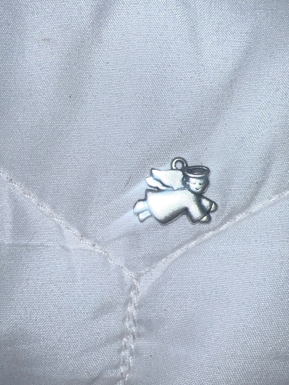 RETIRED JAMES AVERY ANGEL CHARM SILVER - Picture 2 of 3